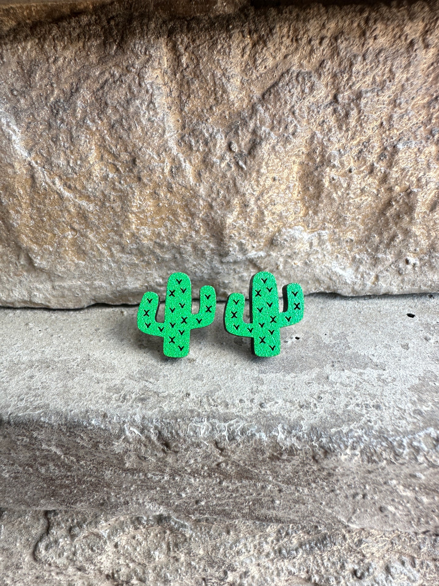 Cactus Wood Stud