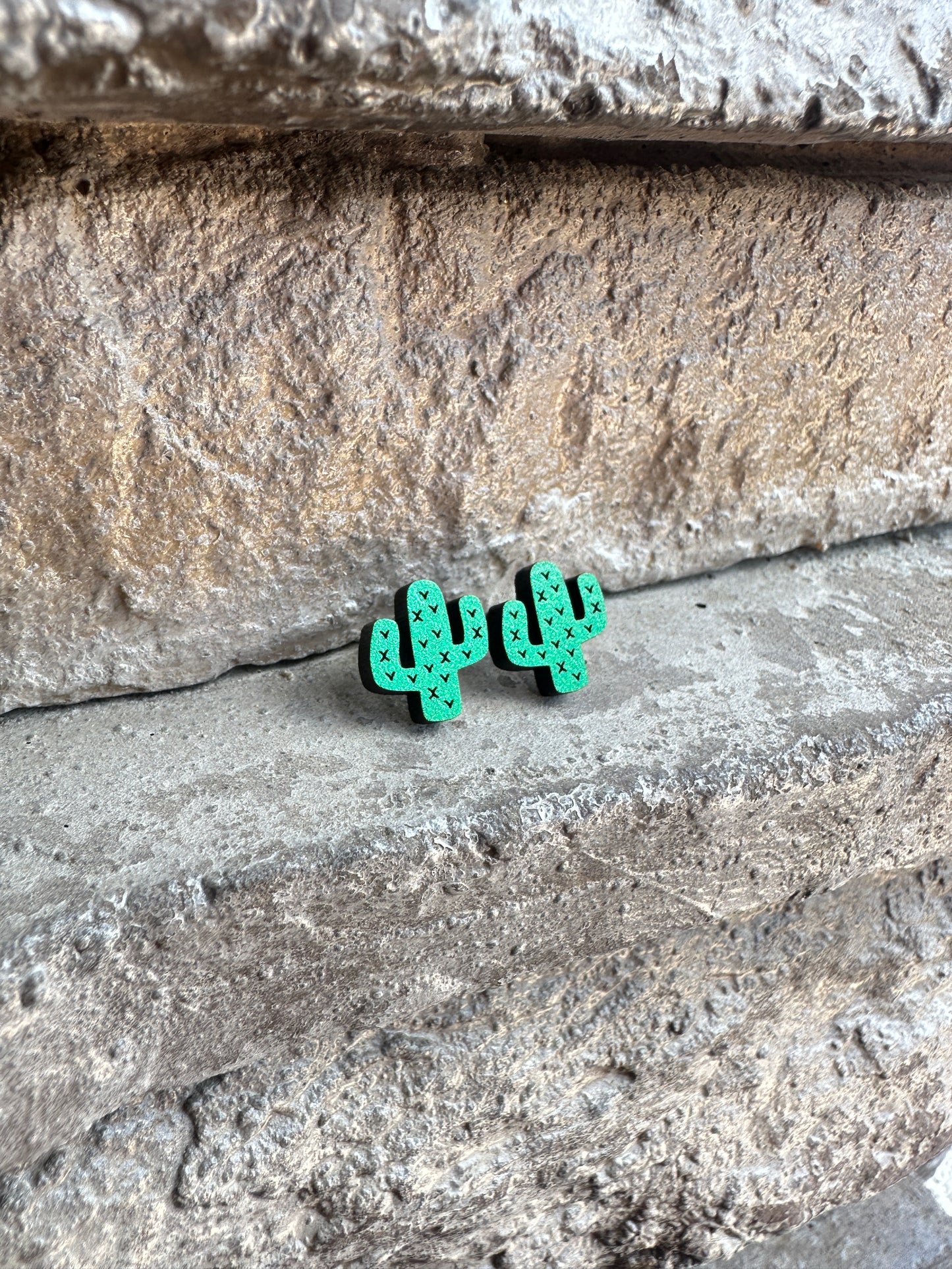 Cactus Wood Stud