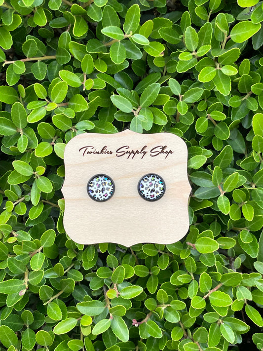 10mm White Rainbow Leopard Earrings